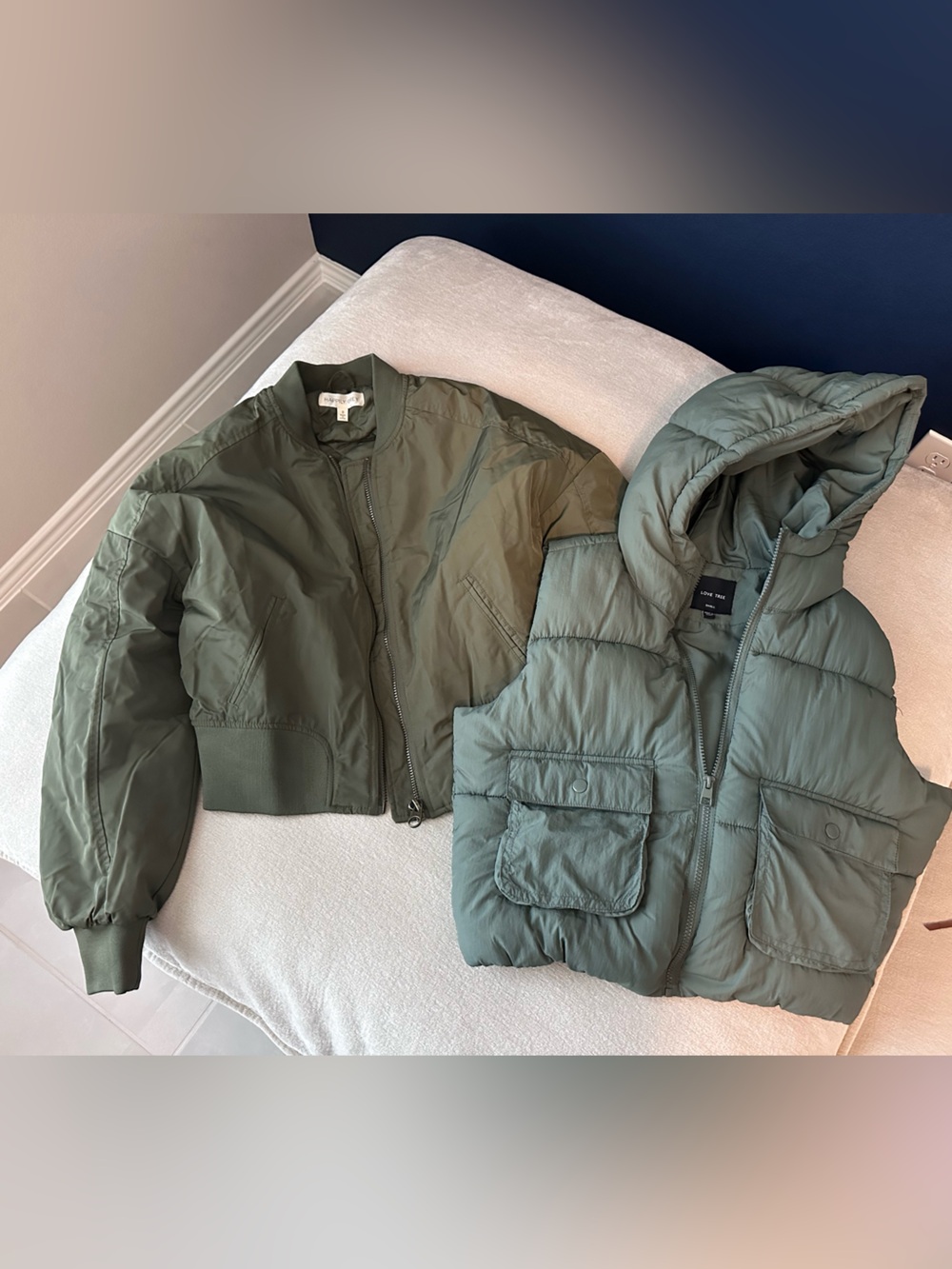 Woman Olive Green Puffer Jacket & Bomber Set